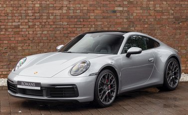 Porsche 911 Carrera 4S (992) 6