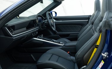 Porsche 911 Turbo S Cabriolet (992) 18