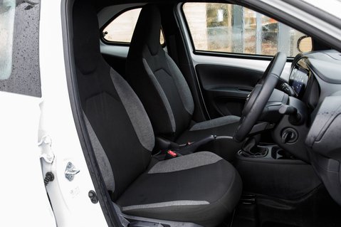 Toyota Aygo X VVT-I PURE 30