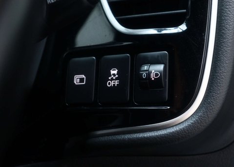 Mitsubishi Outlander 2.4h TwinMotor 13.8kWh Dynamic Safety SUV 5dr Petrol Plug-in Hybrid CVT 4WD 44