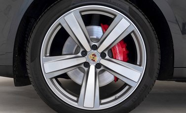 Porsche Macan S 8