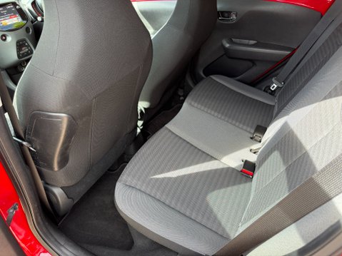 Toyota Aygo VVT-I X-TREND 33