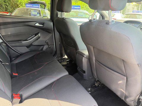 Ford Focus 1.5 TDCi ST-Line Euro 6 (s/s) 5dr 23