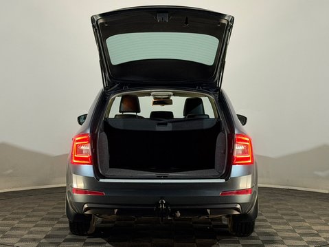 Skoda Octavia LAURIN AND KLEMENT TDI DSG 8