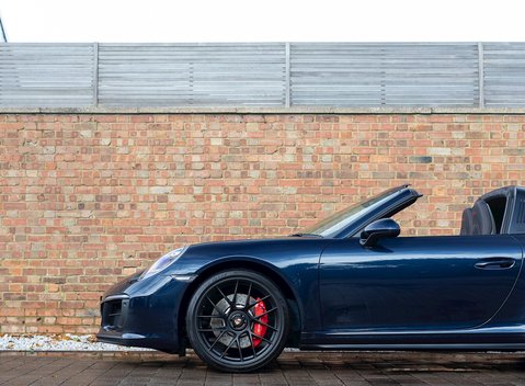 Porsche 911 Targa 4 GTS (991.2) 27