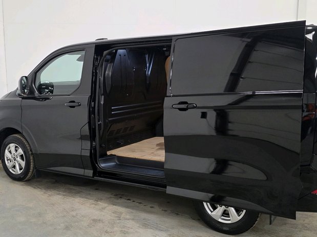 Ford Transit Custom Transit Custom PHEV 320L1 H1 Limited Auto Van 2.5L 227PHEV 14