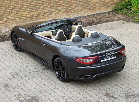 Maserati Grancabrio Sport 9