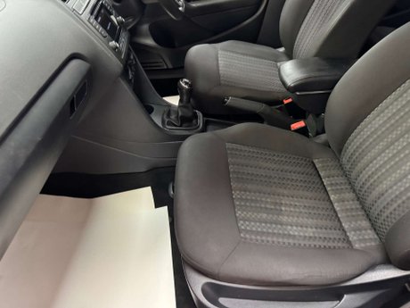 Volkswagen Polo 1.0 Polo S AC 5dr 16