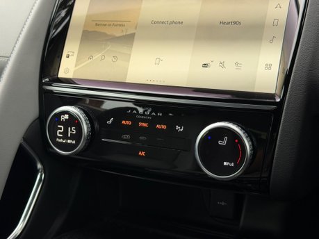 Jaguar E-Pace R-DYNAMIC S 28