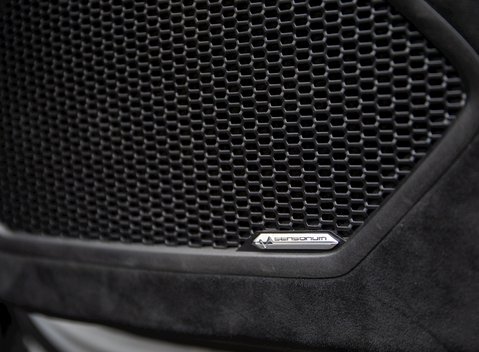 Lamborghini Huracan Spyder LP640-4 Performante 21