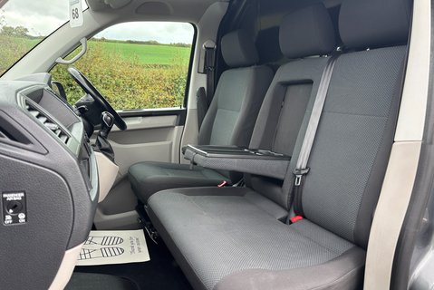 Volkswagen Transporter T32 204 ps Tdi Highline 4Motion DSG Panel Van - Factory Diff Lock 3