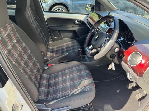 Volkswagen Up GTI 16