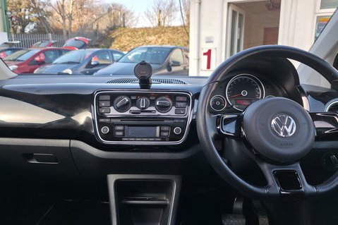 Volkswagen Up HIGH UP.. AUTOMATIC.. GLASS E/SUNROOF.10 MAIN DEALER SERVICES..ONE OWNER..  19