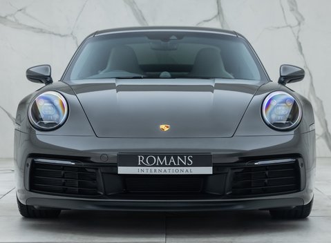 Porsche 911 Carrera S (992) 4