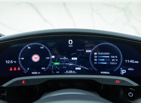 Porsche Taycan 4S Cross Turismo 19