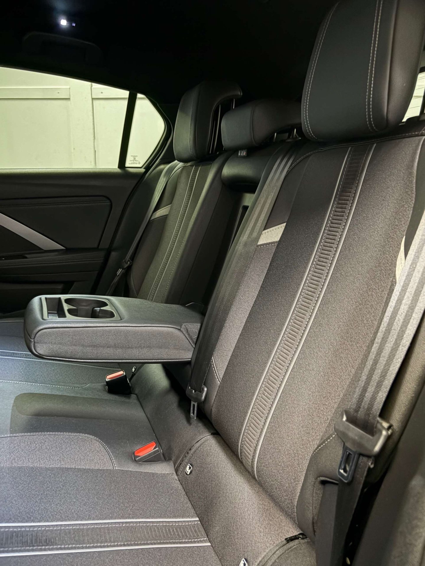 2023 Vauxhall Astra — image 32