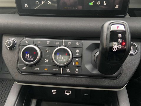 Land Rover Defender 3.0 Defender XS Edition D MHEV Auto 4WD 5dr 35