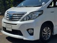 Toyota Alphard Hybrid 30