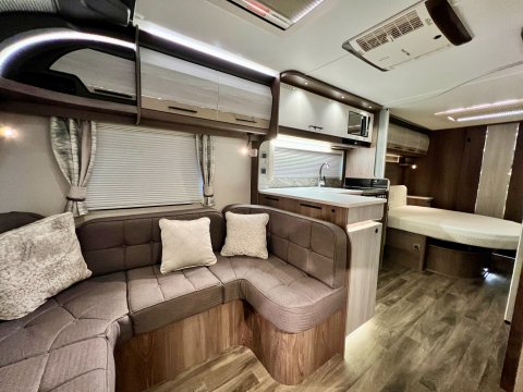 Coachman Lusso II  33