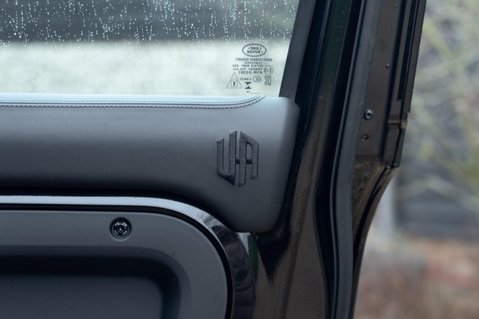 Land Rover Defender 3.0 D300 MHEV X-Dynamic HSE Auto 4WD Euro 6 (s/s) 5dr 5