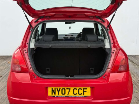 Suzuki Swift 1.3 Swift GL 3dr 17