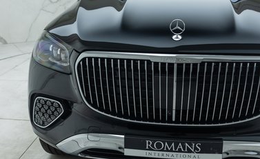 Mercedes-Benz GLS 600 Maybach 34