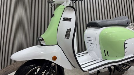 Royal Alloy GT 2020 ONLY 1K 1 OWNER SCOOTER LONG MOT MODERN RETRO 125CC 27