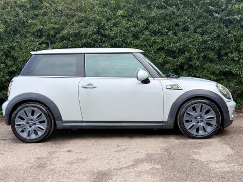 Mini Hatch 1.6 Cooper Camden Euro 5 3dr 8
