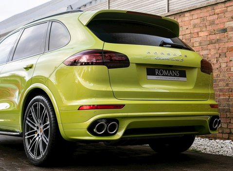 Porsche Cayenne Turbo S 25