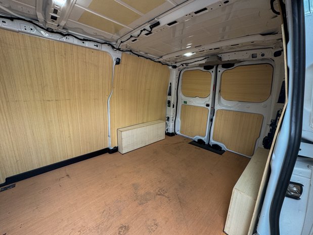 Ford Transit Custom SWB L1H1 Low Roof Limited 320 136bhp Air Con Alloys Camera Sensors EURO 6 10