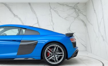 Audi R8 V10 Performance Carbon Black 28