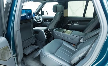 Land Rover Range Rover P530 SV 21