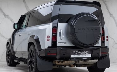 Land Rover Defender 110 D300 HSE Hard Top URBAN 7