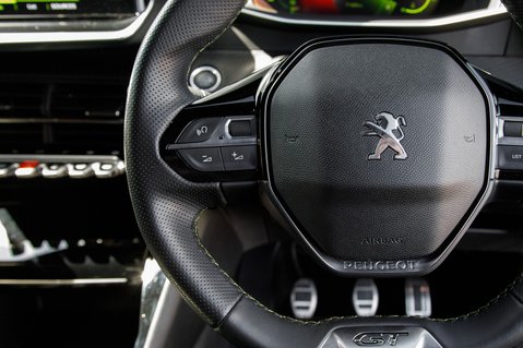 Peugeot 208 PURETECH GT S/S 19