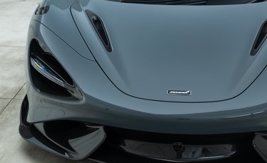 McLaren 765LT Spider 35