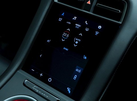 Porsche Taycan Turbo S 22