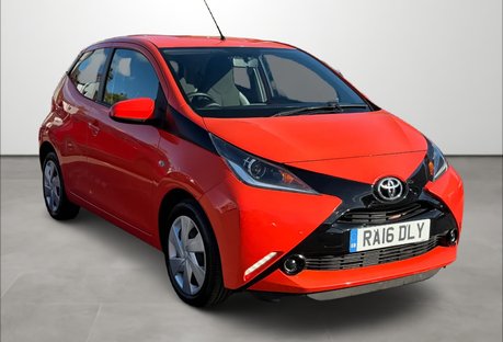 Toyota Aygo 1.0 VVT-i X-Play 5dr x-shift
