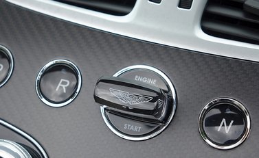 Aston Martin Vanquish Volante 14