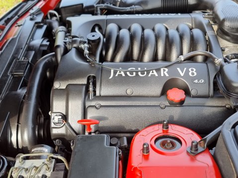 Jaguar XK8 CONVERTIBLE 27