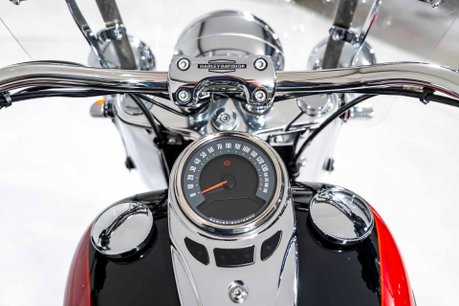 Harley-Davidson Softail Deluxe 1745. VAT Q. ONE OWNER. IMMACULATE EXAMPLE. TWO-TONE PAINT. 22