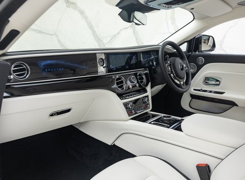 Rolls-Royce Spectre 16