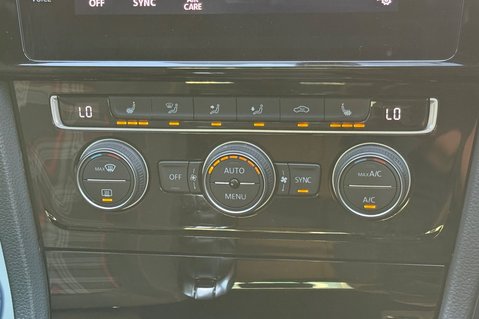 Volkswagen Golf GTI PERFORMANCE TSI DSG - PANORAMIC SUNROOF  45