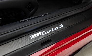 Porsche 911 Turbo S (992) Lightweight 34