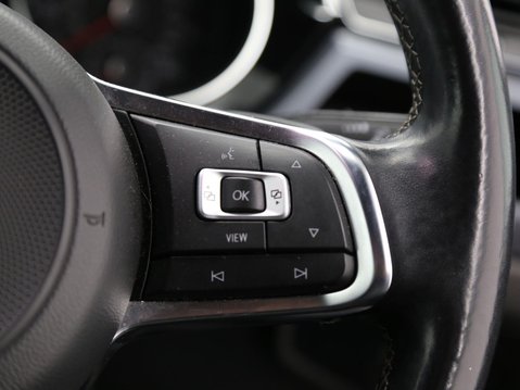 Volkswagen Touran 1.5 TSI EVO R-Line DSG Euro 6 (s/s) 5dr 12