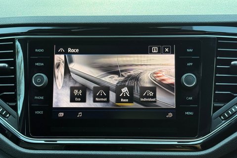 Volkswagen T-Roc R TSI 4MOTION DSG - LAPOIZ BLUE -FULL VOLKSWAGEN SERVICE HISTORY -CARPLAY 38