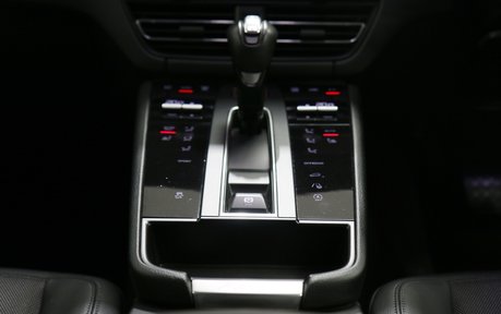 Porsche Macan PDK - 1 Owner - Full Porsche Service History - VAT Q 18