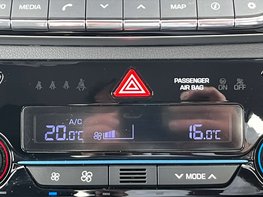 Hyundai IONIQ 1.6 IONIQ Premium SE FHEV Semi-Auto 5dr 54