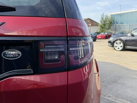 Land Rover Discovery Sport 1.5 P300e 12.2kWh R-Dynamic SE SUV 5dr Petrol Plug-in Hybrid Auto 4WD Euro 19