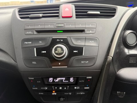 Honda Civic 1.8 i-VTEC ES Euro 5 (s/s) 5dr 9