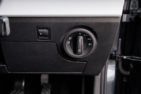 SEAT Arona TSI SE TECHNOLOGY 15